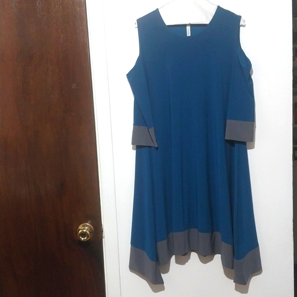 CELESTE Cold shoulder Dress size.2XL
